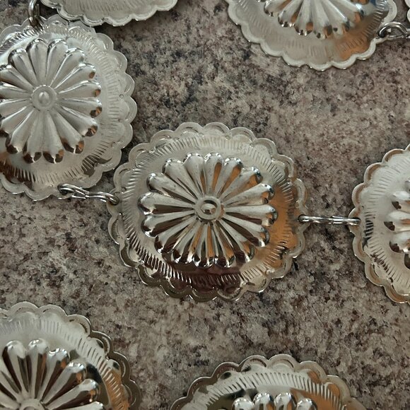 Vintage or Native American style silver-plated concho belt - Picture 2 of 5